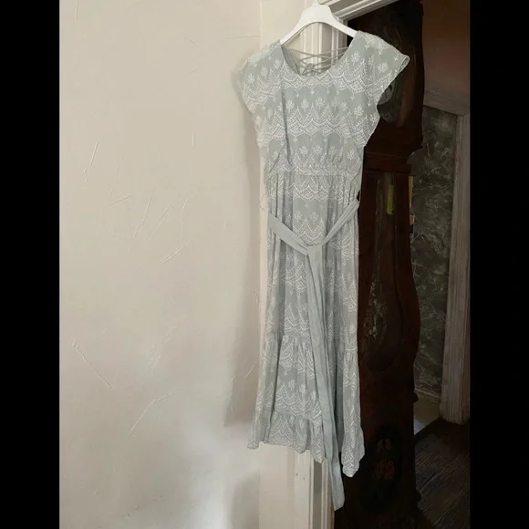 Love Sam x Anthropologie | Tallulah embroidered Tiered Midi Dress Laced - Picture 4 of 16